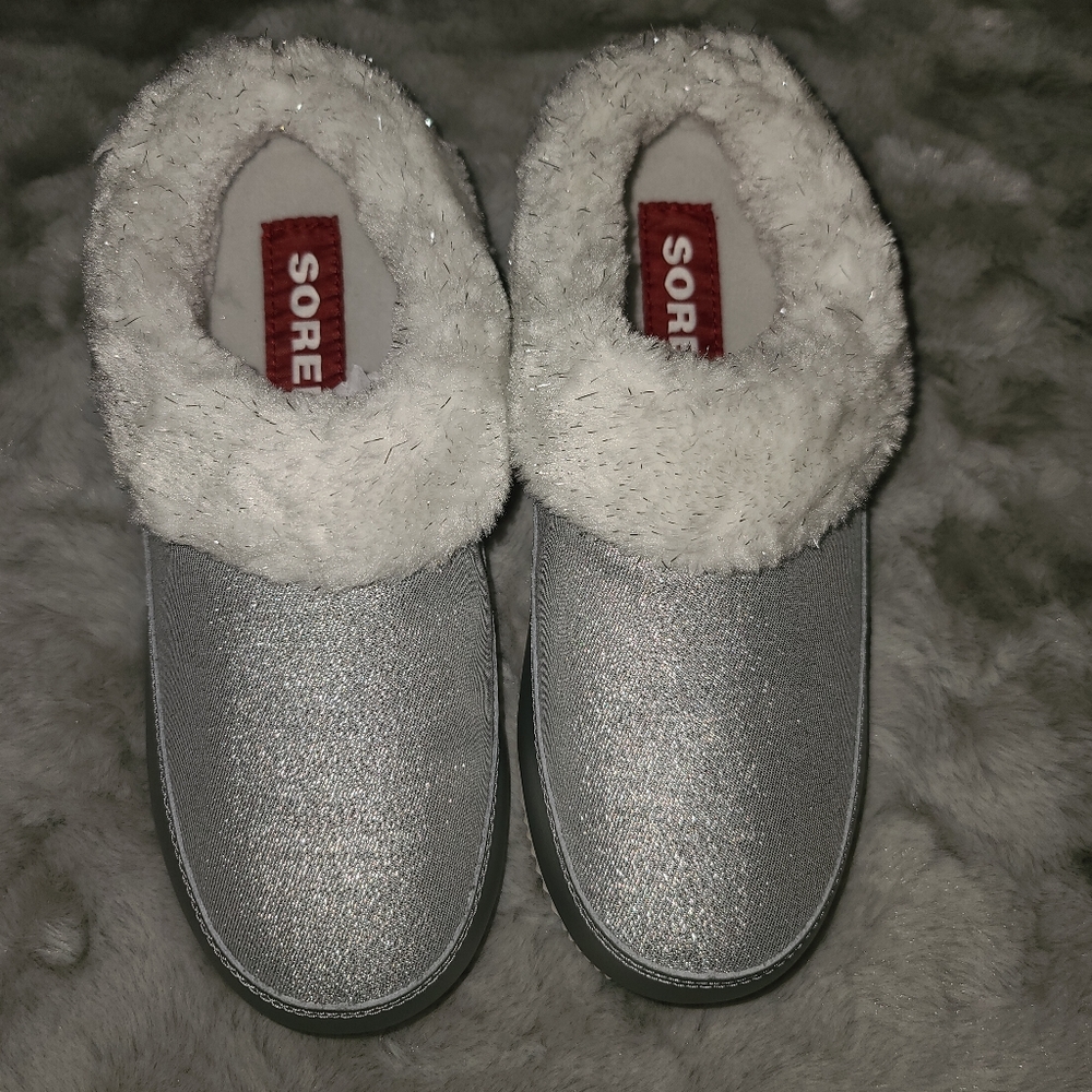 Sorel Slippers - Picture 1 of 12